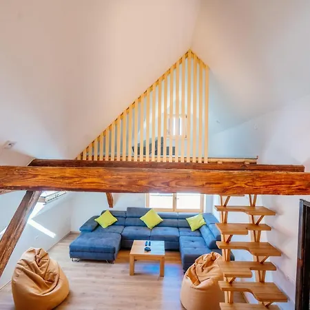 Apartment Stol