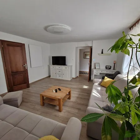 Appartement Stol Zirovnica